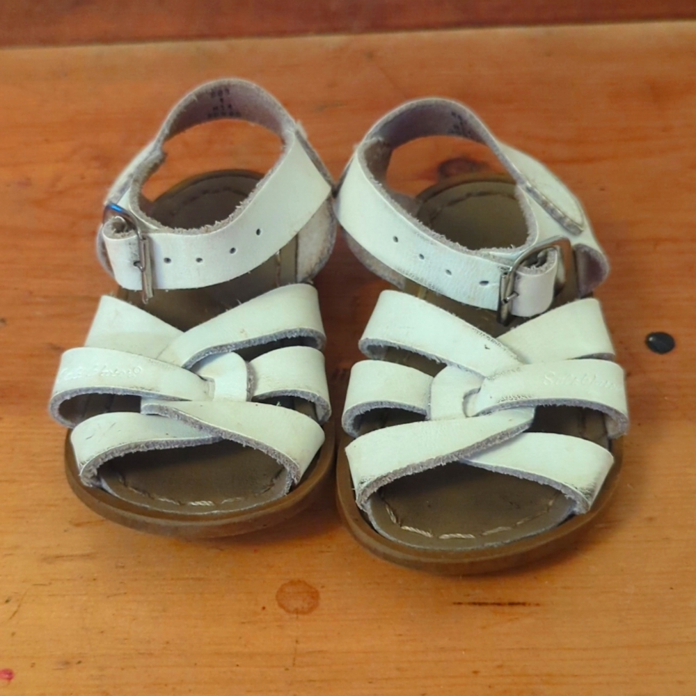 Salt Water sandals size 4 toddler